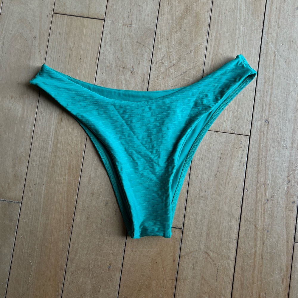 Monday Swimwear Byron Bottlm